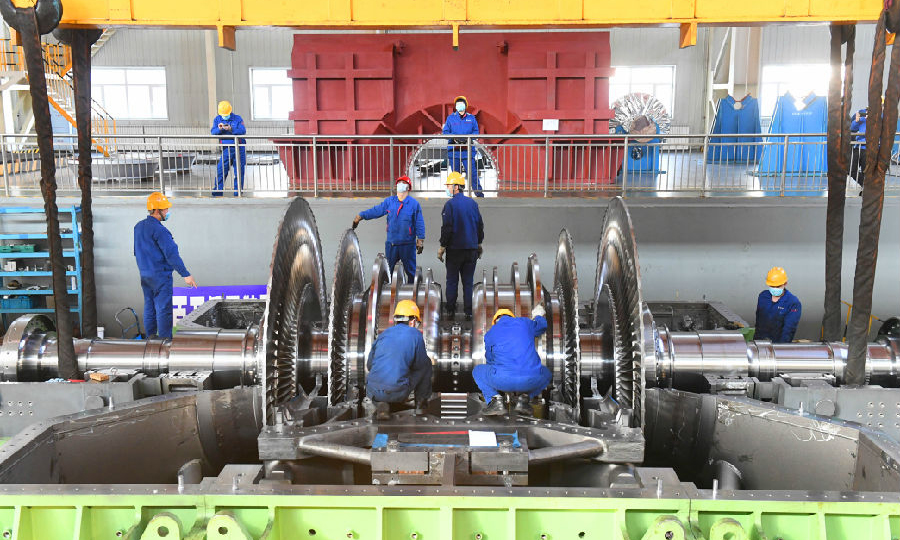 在統籌做好疫情防控和企業發展工作，確保做好疫情防控工作的前提下，哈電集團汽輪機公司“一帶一路”印尼玻雅項目1號機組Ⅱ號低壓模塊盤車等關鍵生產節點順利完成，一季度生產經營取得了豐碩成果。