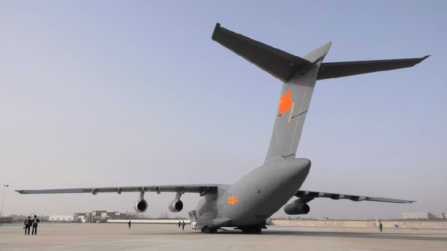 圖為航空工業西飛轉場交付復工后首架運20。