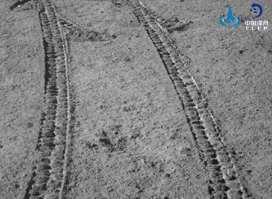 嫦娥四號工程地面應用系統已向科學研究核心團隊發布第八批科學探測數據，總數據量為2.9GB，共計380個數據文件。