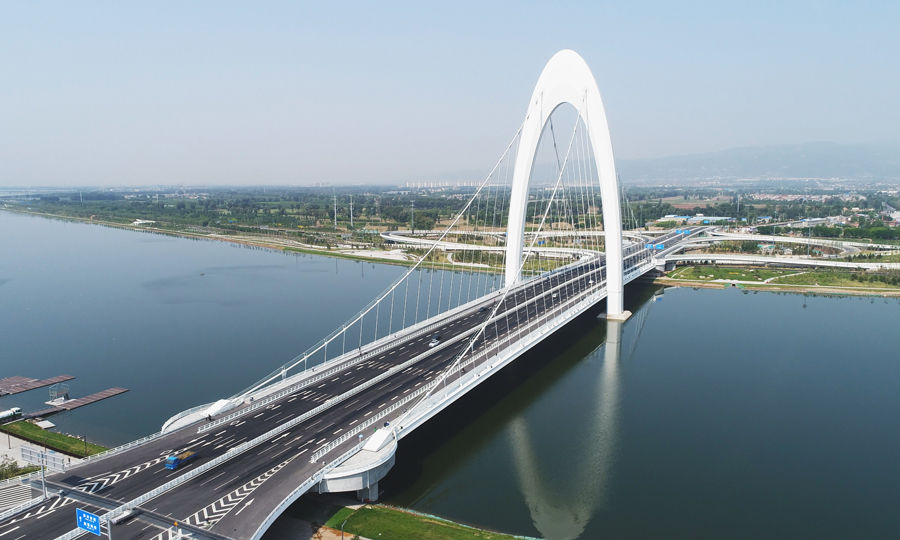 6月9日，中國化學工程參與建設的通達橋正式建成通車。這座太原的“民生橋”全長3公里，突出亮點在于“拱塔單塔自錨式懸索橋”的設計理念，懸索橋錨管的定位要求誤差不超過一個指甲蓋大小。據悉，通達橋是連接今年即將舉辦的第二屆全國青年運動會水上運動、沙灘排球等項目及場館的主要通道，被譽為“時代之門”。通達橋的建成通車既緩解了交通擁堵，又為群眾通行節約時間。