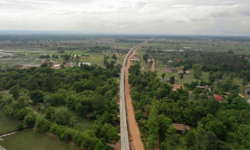 圖為6月1日拍攝的楠科內河特大橋。新華社發（臧衡 攝）