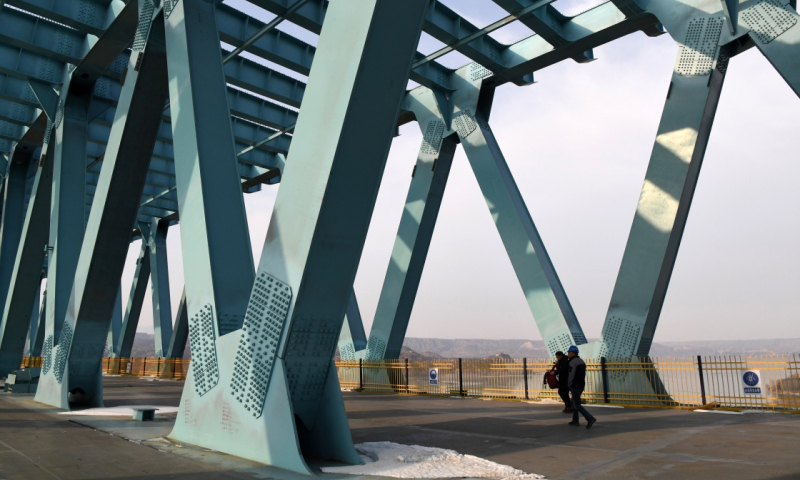 2018年1月30日拍攝的河南三門峽黃河公鐵兩用特大橋施工工地。（新華社記者 朱祥 攝）