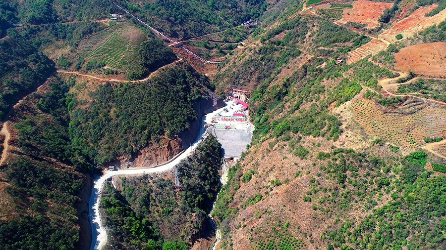 日前，投資超過780億元的云南最大規模引水工程滇中引水項目建設取得重大突破——獅子山隧洞安全掘進突破10公里，為整個工程提前一年建成通水創造了有利條件。圖為大山深處的獅子山隧洞2#洞。