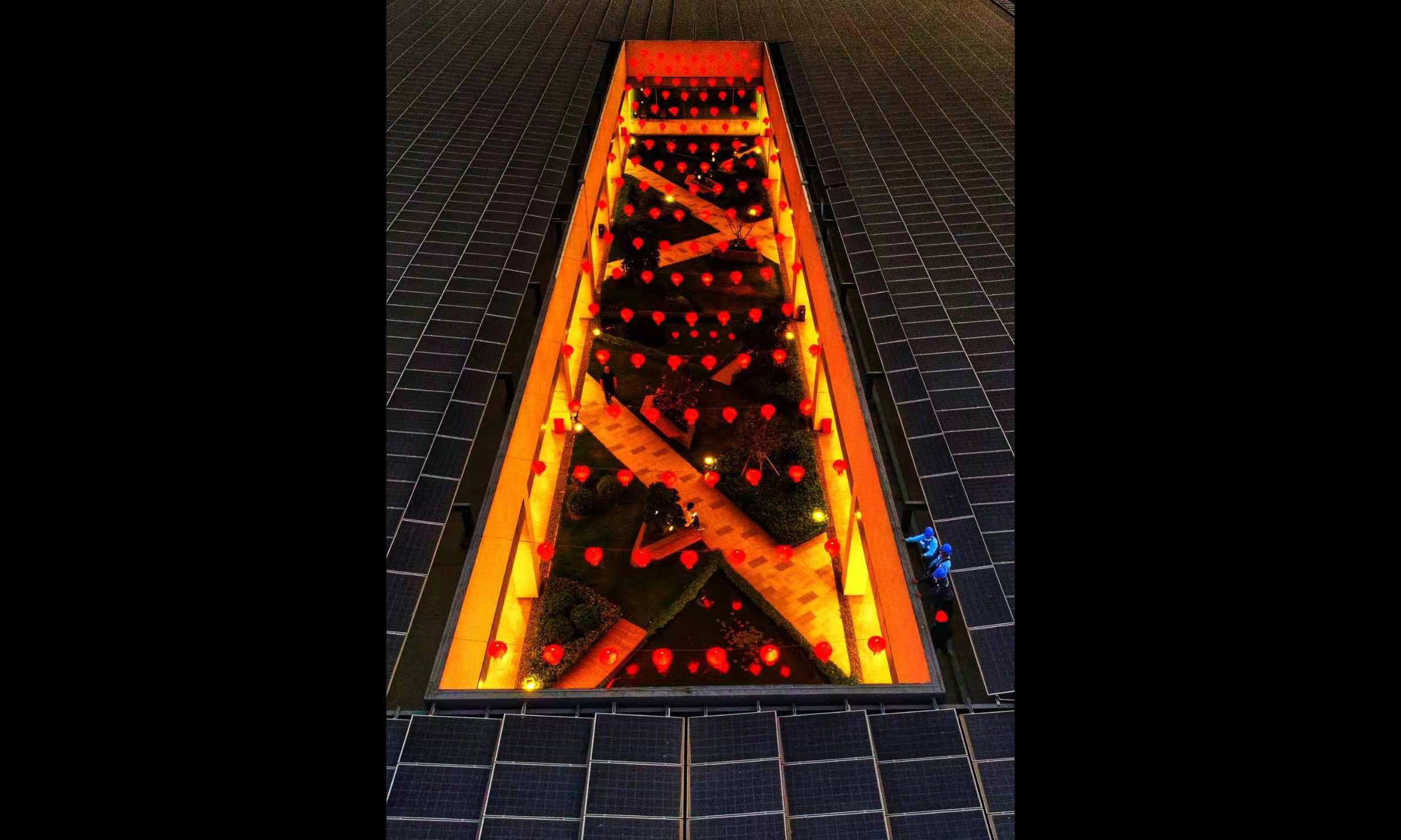 今年春節前，南方電網廣東中山供電局運維人員走進廣東中山悅辰電子實業公司開展光伏發電設備檢查服務。該公司是一家專業音響組件生產企業，自建了廠區光伏發電系統和儲能系統，在生產擴大的同時實現了用電能耗降低。