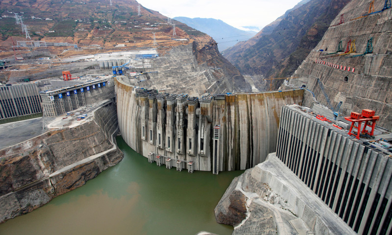 圖為4月8日拍攝的金沙江白鶴灘水電站。新華社發（閆科任 攝）