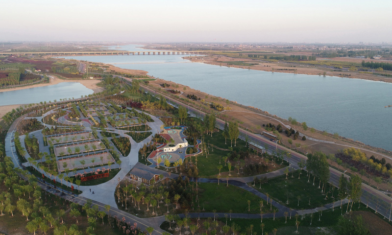 圖為4月13日拍攝的生態修復后的滹沱河景色。（新華社記者 楊世堯 攝）