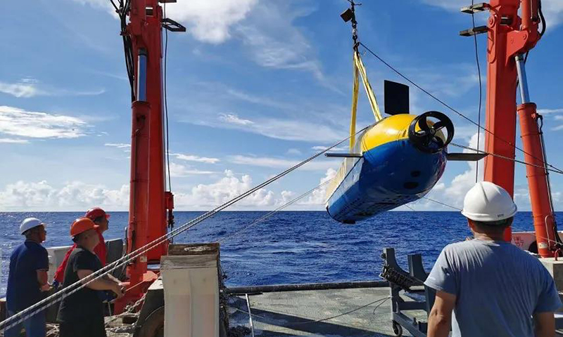 近日，中國船舶集團七一〇所全海深無人自主潛航器項目組，隨“東方紅3”號科考船圓滿完成了為期44天的西太平洋馬里亞納海域海試任務。全海深無人自主潛航器成功完成了萬米級海試及試驗性應用，最大下潛深度達到10218米，并獲取了完整的萬米級溫鹽剖面觀測數據，填補了我國無人自主潛航器萬米深海觀測應用的空白。