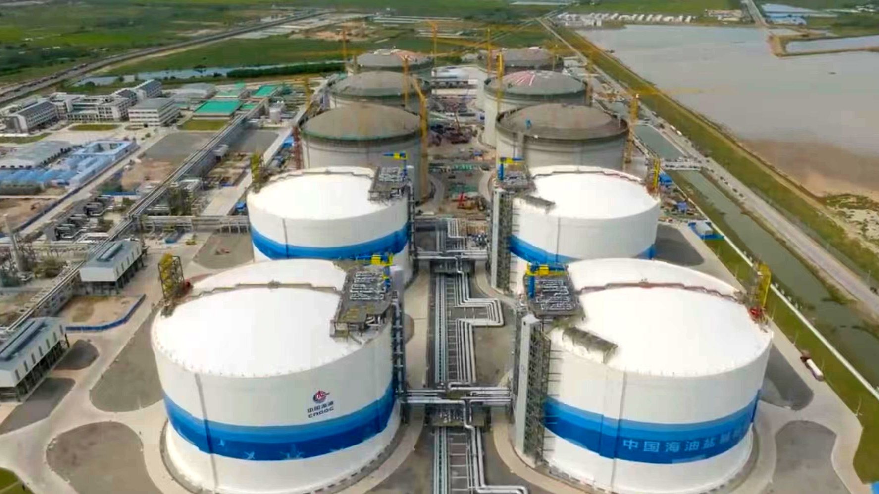 該項目的投產對于華東地區天然氣供應渠道的多元化以及天然氣儲備調峰保供等都具有重要意義，將極大提升華東地區清潔能源的供應保障能力，助力長江經濟帶高質量發展。