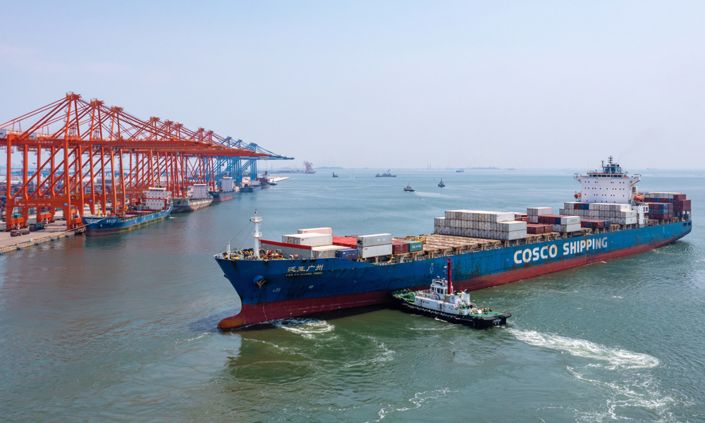 近日，北部灣港貨物裝卸緊張有序。