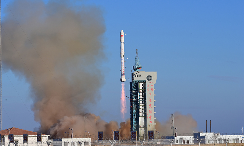 12月12日16時22分，我國在酒泉衛星發射中心使用長征四號丙運載火箭，成功將試驗二十號A/B星發射升空，衛星順利進入預定軌道，發射任務獲得圓滿成功。新華社發（汪江波 攝）