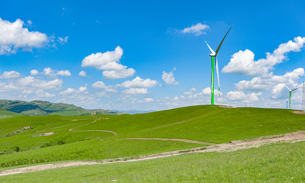 近日，中廣核興安盟一期100萬千瓦風電項目并網發電，標志著我國首個單體百萬千瓦級陸上風電基地正式投產，該項目榮獲“全球卓越項目管理大獎”。