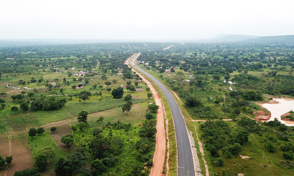 該項目地處坦桑尼亞西南邊陲卡塔韋省姆潘達市，距離坦桑尼亞經濟中心達累斯薩拉姆市1200公里，道路全長約108公里，設計時速100公里，是坦桑尼亞西南部城鎮通往贊比亞和剛果（金）的重要運輸線路。圖為坦桑尼亞108公里道路升級項目成型路面。