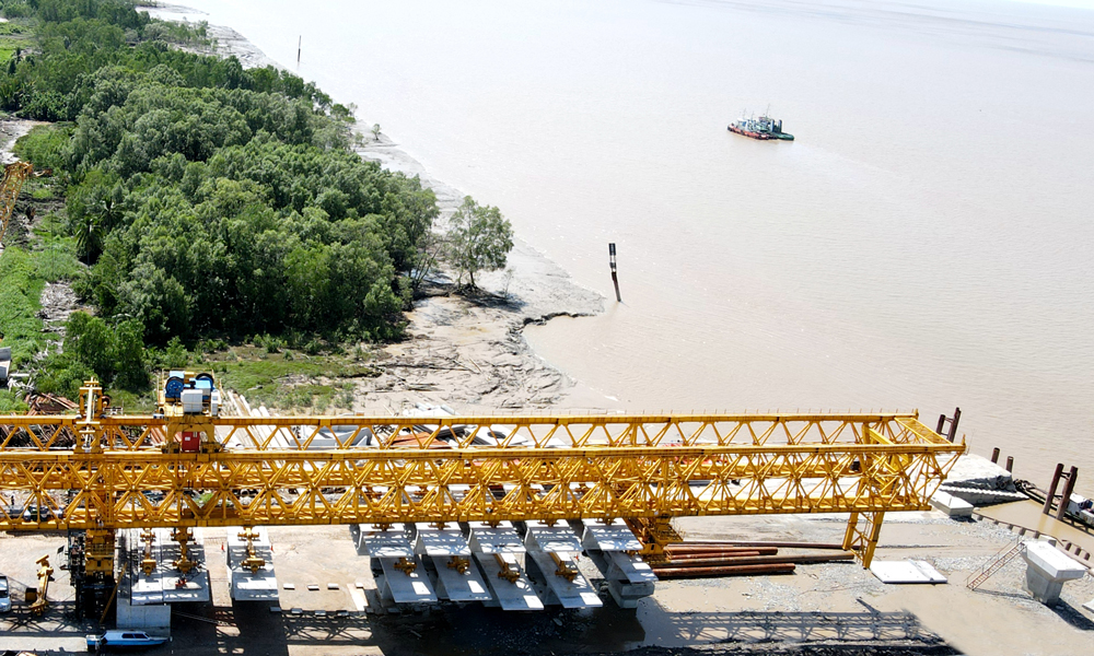 據了解，大橋建成后是東馬第一長橋，與沙撈越州現有婆羅州大道連接貫通，結束兩岸民眾靠輪渡往來的歷史，將有效改善地域交通格局，對推動區域一體化發展具有重大意義。