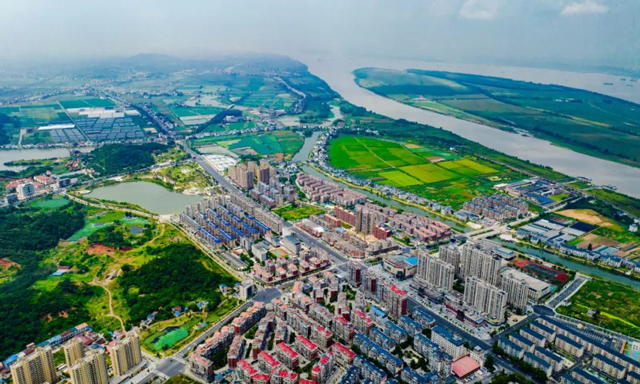 因修復和保護措施有效，長江彭澤段水質達到國家Ⅱ類標準，長江彭澤段江面上“微笑天使”江豚頻頻現身，這座小城，從曾經的因水而患，實現了因水而美的“逆襲”轉變。