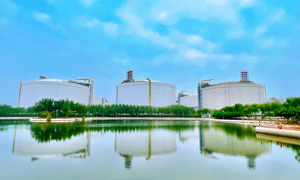 中國石化天然氣分公司天津LNG接收站二期項目建設現場。
