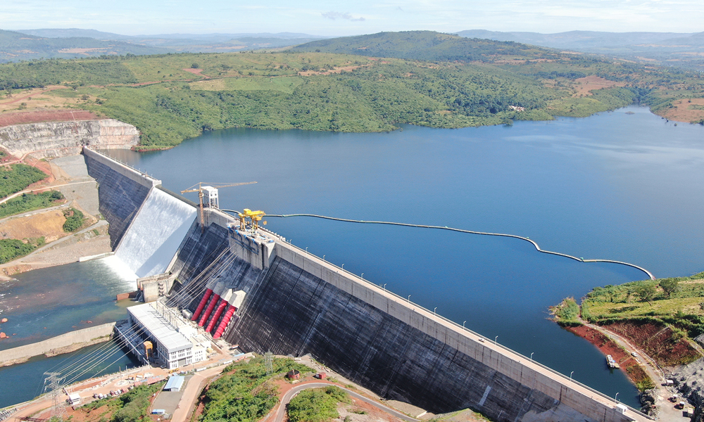 中交集團建設的幾內亞蘇阿皮蒂水利樞紐位于幾內亞共和國孔庫雷河中游，是目前孔庫雷河梯級開發的第二級電站。該項目是幾內亞乃至西非地區壩體最高、庫容最大、裝機規模最大的水電站，被喻為“西非三峽”，也是又一座點亮西非的“燈塔”，是幾內亞最重要的民生工程之一。