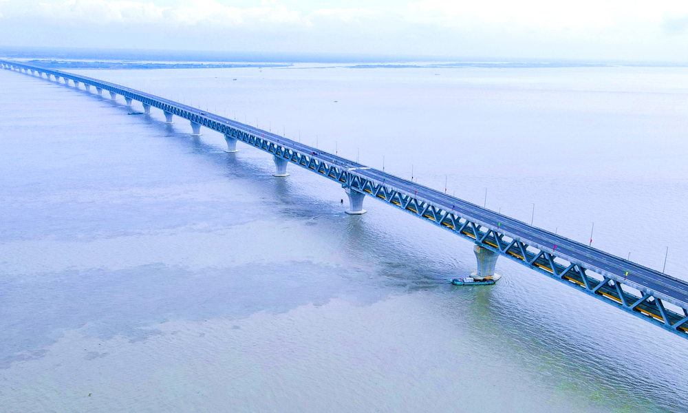 中國中鐵承建的孟加拉帕德瑪大橋及鐵路連接線項目建成通車后，從達卡到杰索爾的通行時間將由原來的10個小時縮短至2個小時，造福孟加拉國超過一半的人口，將極大地促進孟加拉國與南亞區域的互聯互通和經濟發展。帕德瑪大橋作為孟加拉國的“夢想之橋”，是連接中國及東南亞“泛亞鐵路”的重要通道之一，也是中國“一帶一路”倡議的重要交通支點工程，是迄今中國企業承建的最大規模海外橋梁工程。