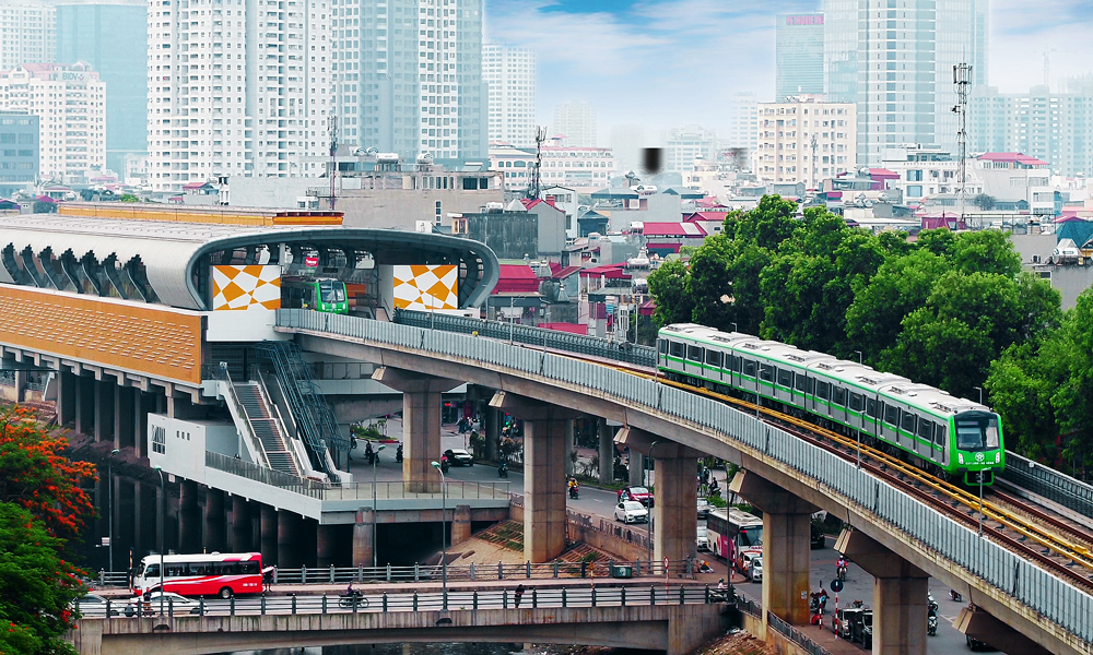 中國中鐵承建的越南河內輕軌（吉靈—河東）是越南第一條城市輕軌，也是“一帶一路”倡議與越南“兩廊一圈”規劃對接的示范工程。該項目是中越互利務實合作穩步前進的橋梁和紐帶，構建了良性互動的“走出去”生態圈，讓“中國制造”“中國名片”再次閃耀國際舞臺。