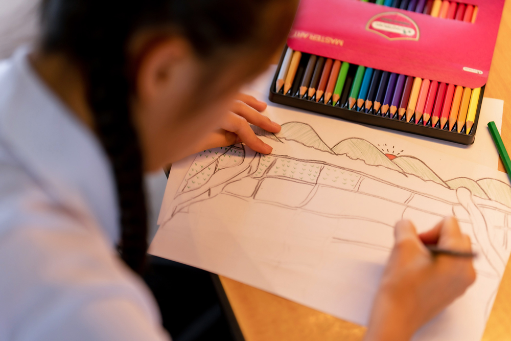 “希望之光”老撾公益行活動是公司2023年社會責任實踐的新嘗試，旨在推動老撾公益事業發展，促進中老文化交流，發起至今，已開展四場活動。