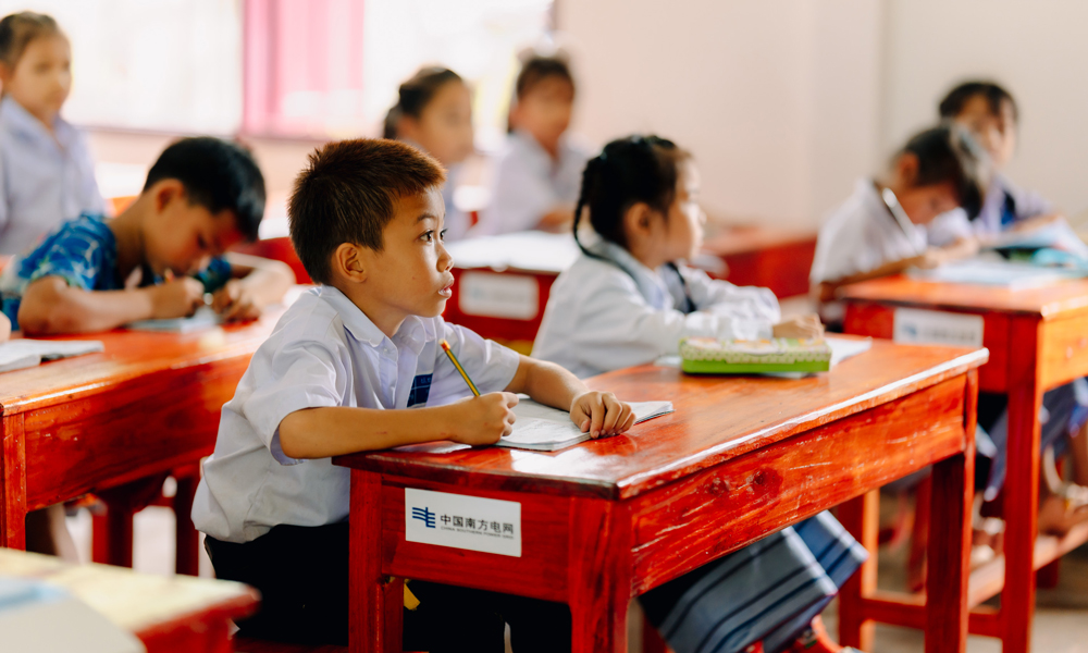 通過聯合老撾各界力量，匯聚愛心合力，切實改善老撾鄉村小學及特殊學校的教學條件，受到老撾各界好評和媒體關注，讓“萬家燈火 中老情深”的形象更加深入人心。