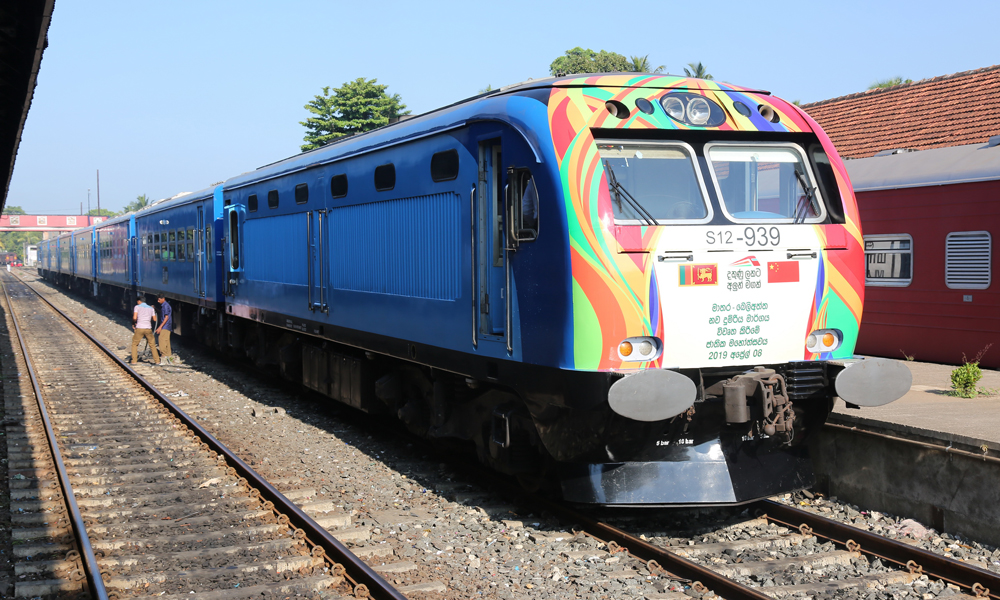 十年來，通用技術集團積極參與高質量共建“一帶一路”，完成了一批具有標志性意義的示范項目，助力當地經濟發展水平提升。圖為2019年4月，通用技術中機公司總承包的斯里蘭卡南部鐵路項目一期正式通車。