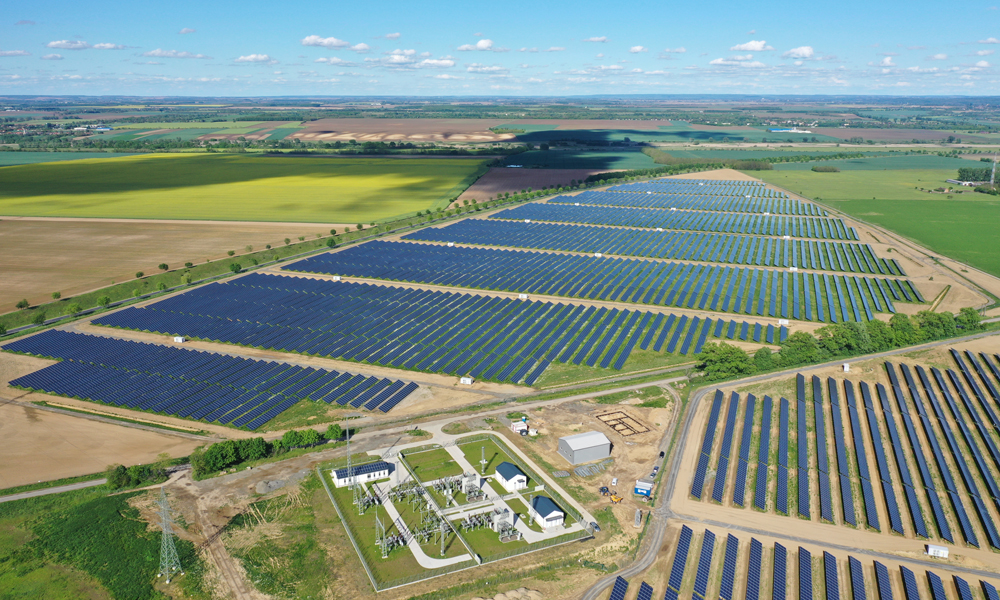 2021年1月，通用技術中機公司投資建設的匈牙利考波什堡100MW光伏電站并網發電，成為中東歐地區最大的光伏電站。