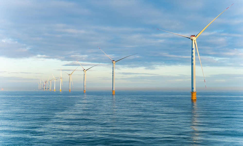 華能勒門（二）海上風電項目是廣東省“十四五”重點工程，是中國華能粵東千萬千瓦級“風光水火儲一體化”能源基地的標志性工程。項目位于廣東省汕頭市南澳島南側海域，總裝機60萬千瓦，布置54臺11兆瓦風電機組，配套建設1座220千伏海上升壓站和1座陸上開關站。