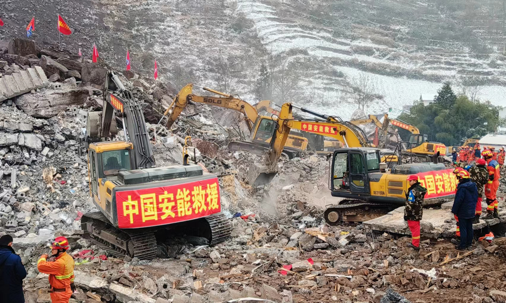 1月22日5時51分，云南省昭通市鎮雄縣塘房鎮涼水村發生山體滑坡，災害造成18戶房屋被掩埋、47人失聯。災害發生后，中國安能集團第一時間啟動應急響應機制，從北京派出工程、地質、應急6人專家組，從廣西、貴州、云南等方向迅速調派112名救援隊員，攜帶38臺套專業救援裝備到達災區，全力展開救援工作。