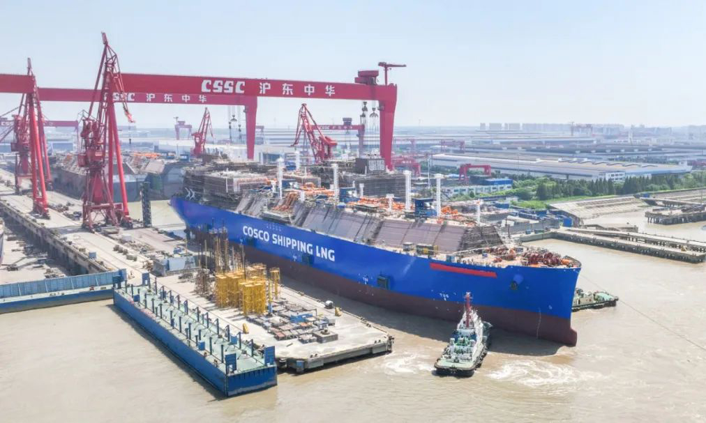 此次出塢、開建的3船均為公司自主研發設計的第五代“長恒系列”LNG船，總長299米，型寬46.4米，型深26.25米。搭載多項低碳節能技術，與上一代LNG船相比，具有綜合能耗低、低溫性能好、載貨能力強、操控運維巧等特點，單日航行碳排放可減少10噸以上，通達全球各大洲120個LNG岸站，具有卓越的全球通航性。