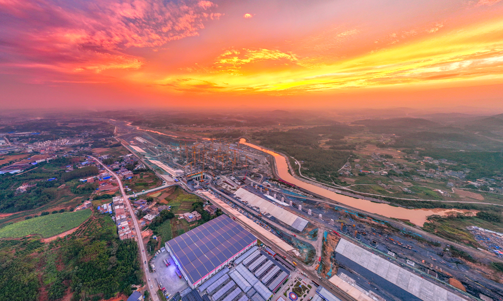 平陸運河是新中國成立以來建設的首條江海聯通大運河，建成后將成為我國西南地區運距最短、最經濟、最便捷的出海通道。
