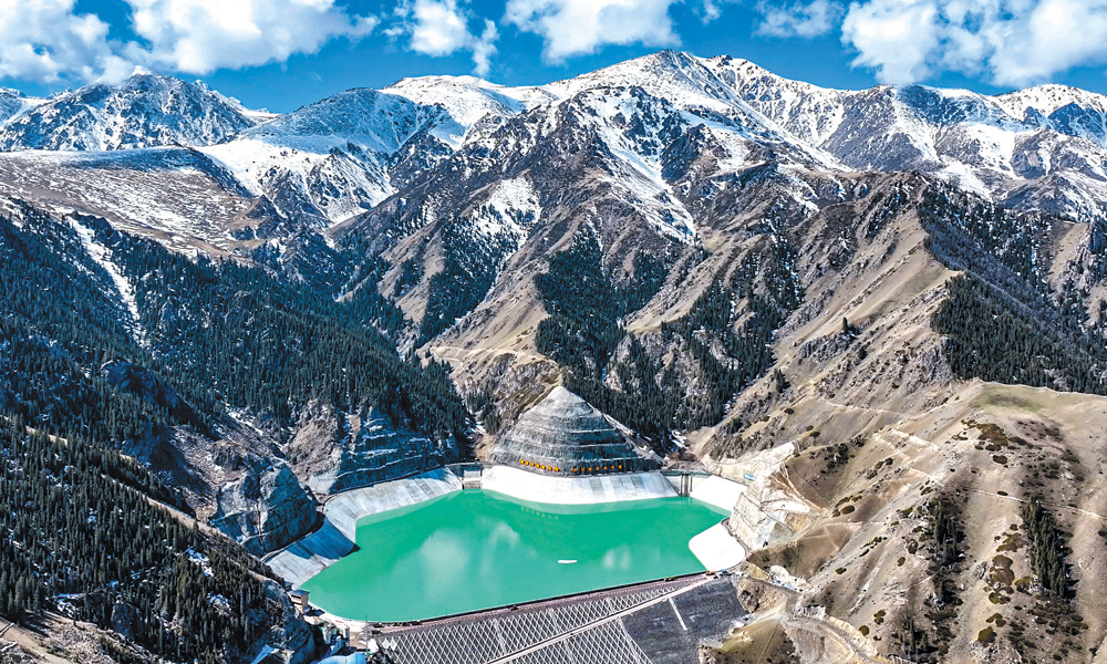 國(guó)網(wǎng)新源新疆阜康抽水蓄能電站上水庫(kù)。