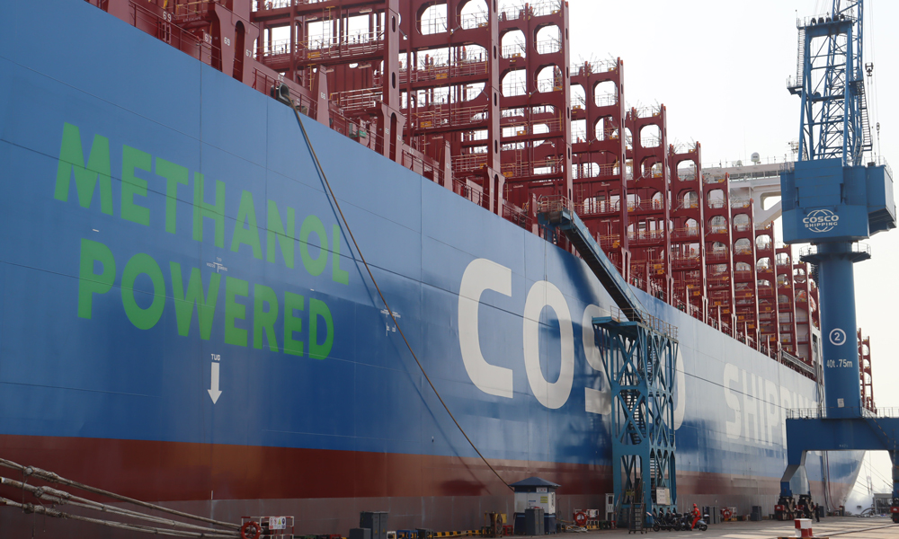 在加注過程中，中國船燃與中遠海運重工等單位緊密協作，通過高頻率現場會議實現資源共享、優勢互補，完成了供應方案的優化。工作人員通過加注撬精準無誤地完成了甲醇加注作業，最終確保了甲醇供應作業的順利進行。