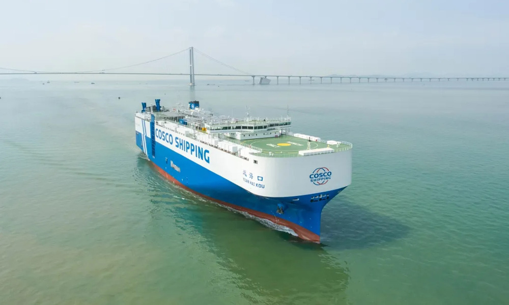 “遠海口”輪總長199.9米，船舶總噸達68252噸，排水量達39069噸，內部擁有12層汽車甲板，其中包括8層固定層和4層活動層，裝載能力為7000標準車位，可承載商品車、工程車、大巴等全品類車輛及MAFI貨物。該船具有綠色、低碳、安全、智能等多項性能特點。按照規劃，中遠海運汽車船2026年將增加至30艘，為更多的國產汽車揚帆出海注入強勁動能。