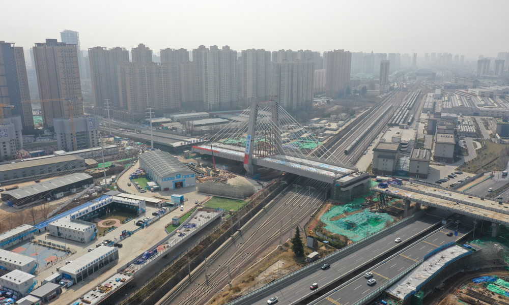 西安幸福路北延伸工程是連接幸福北路與廣運(yùn)潭大道的核心紐帶，是西安市重點(diǎn)市政工程、民生工程，“七橫十縱”快速路網(wǎng)的重要組成部分。項(xiàng)目建成通車后，市民駕車從幸福路到廣運(yùn)潭大道，將由原來的20分鐘縮短至5分鐘，有助于完善西安市城東綜合交通體系、緩解東二環(huán)壓力，助力地方經(jīng)濟(jì)社會高質(zhì)量發(fā)展。 