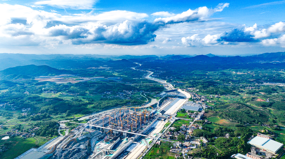 平陸運河是新中國成立以來建設(shè)的首條江海聯(lián)通大運河，建成后將成為我國西南地區(qū)運距最短、最經(jīng)濟(jì)、最便捷的出海通道。