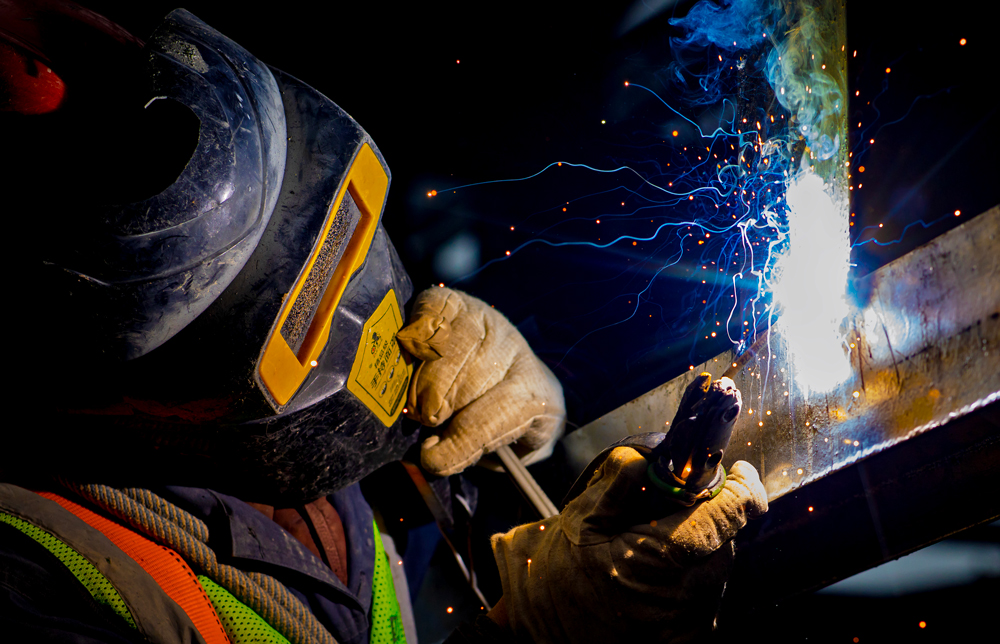 目前，鹽亭天然氣處理廠項(xiàng)目建設(shè)正在加快推進(jìn)。項(xiàng)目建成后將成為國(guó)內(nèi)技術(shù)路線最長(zhǎng)、工藝最復(fù)雜、功能最齊全、產(chǎn)品種類最多、涉及面最廣的天然氣處理廠。