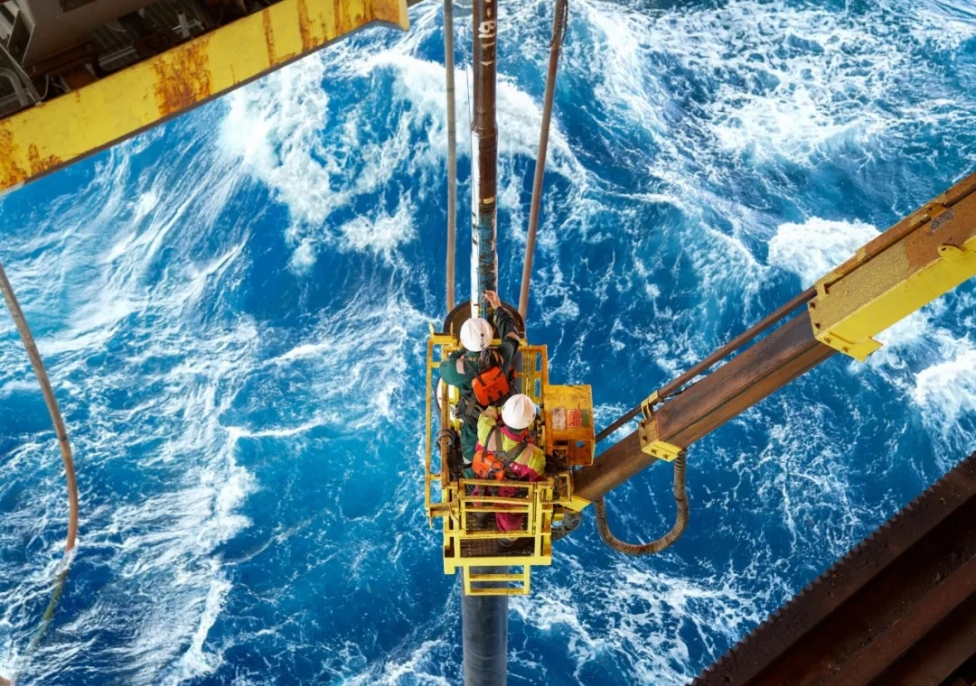 “深海一號”二期項目海上作業(yè).jpg