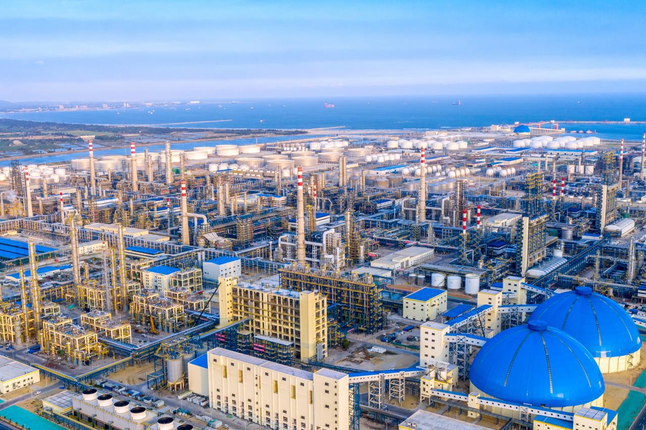 綠色智能效益型世界級煉化基地橫空出世.jpg 綠色智能效益型世界級煉化基地橫空出世.jpg