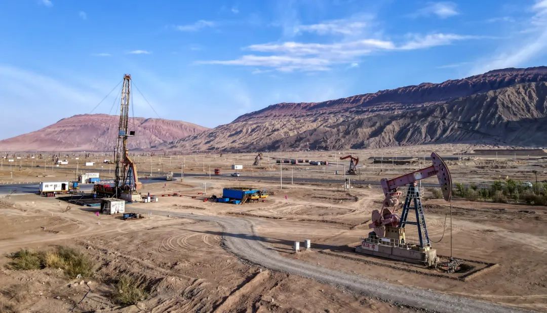 吐哈油田魯克沁采油管理區生產現場。史建忠 攝.jpg