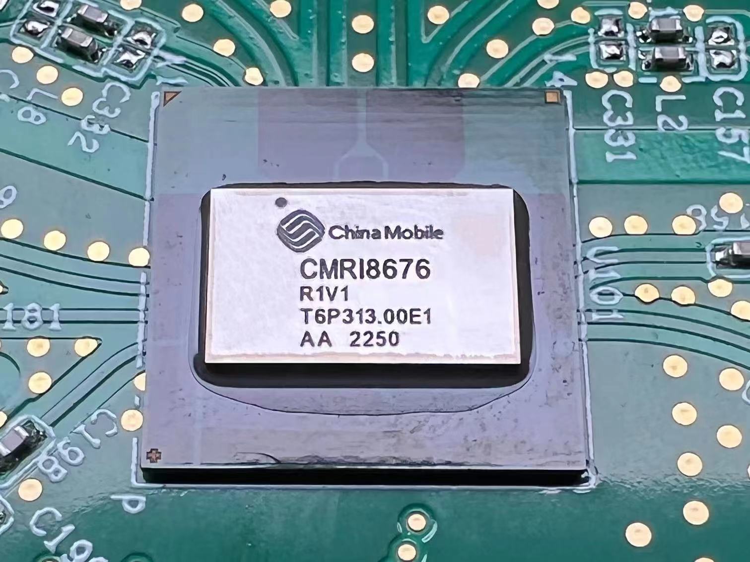 芯片2.jpg 芯片2.jpg