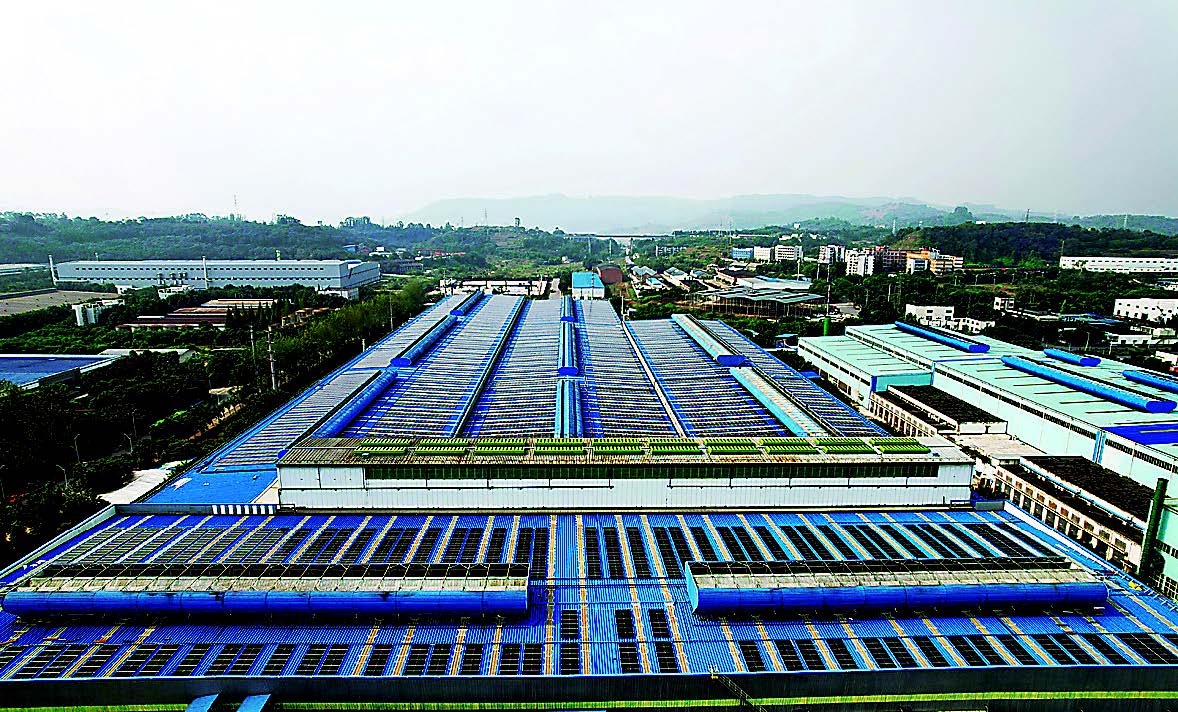 圖為西南鋁光伏發電首期項目全貌。李影 攝.jpg