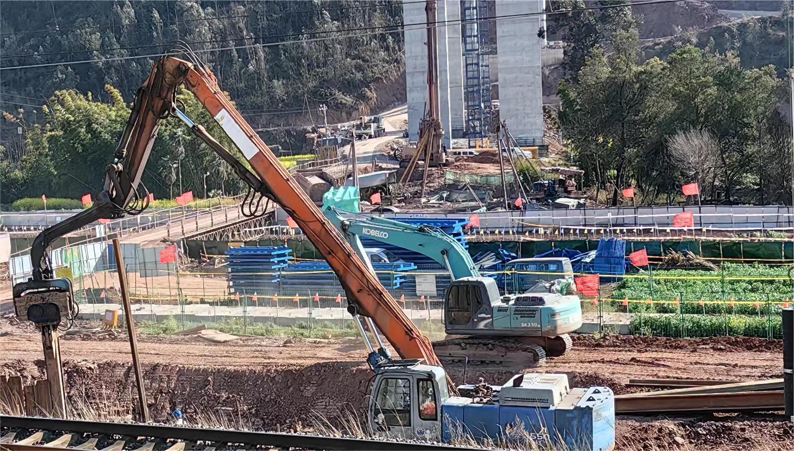 姚安至南華高速公路.jpg 姚安至南華高速公路.jpg