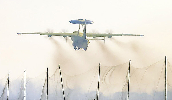 自復工以來，航空工業陜飛把疫情防控作為頭等大事來抓，目前陜飛科研生產工作全線鋪開，為打贏疫情防控和科研生產“雙線戰役”打下了良好的基礎。